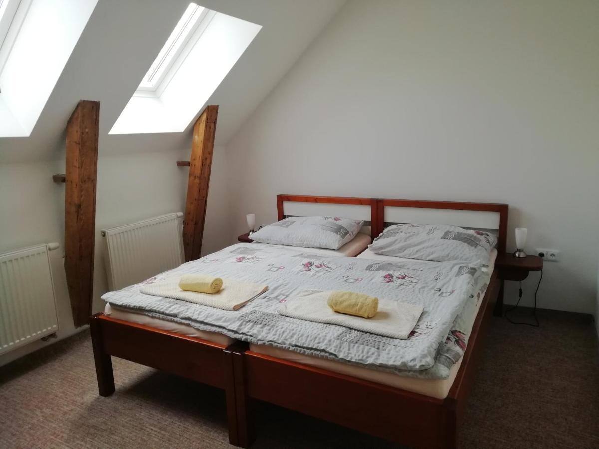 Penzion Alma Znojmo Esterno foto
