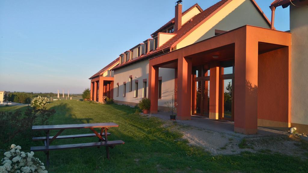 Penzion Alma Znojmo Esterno foto